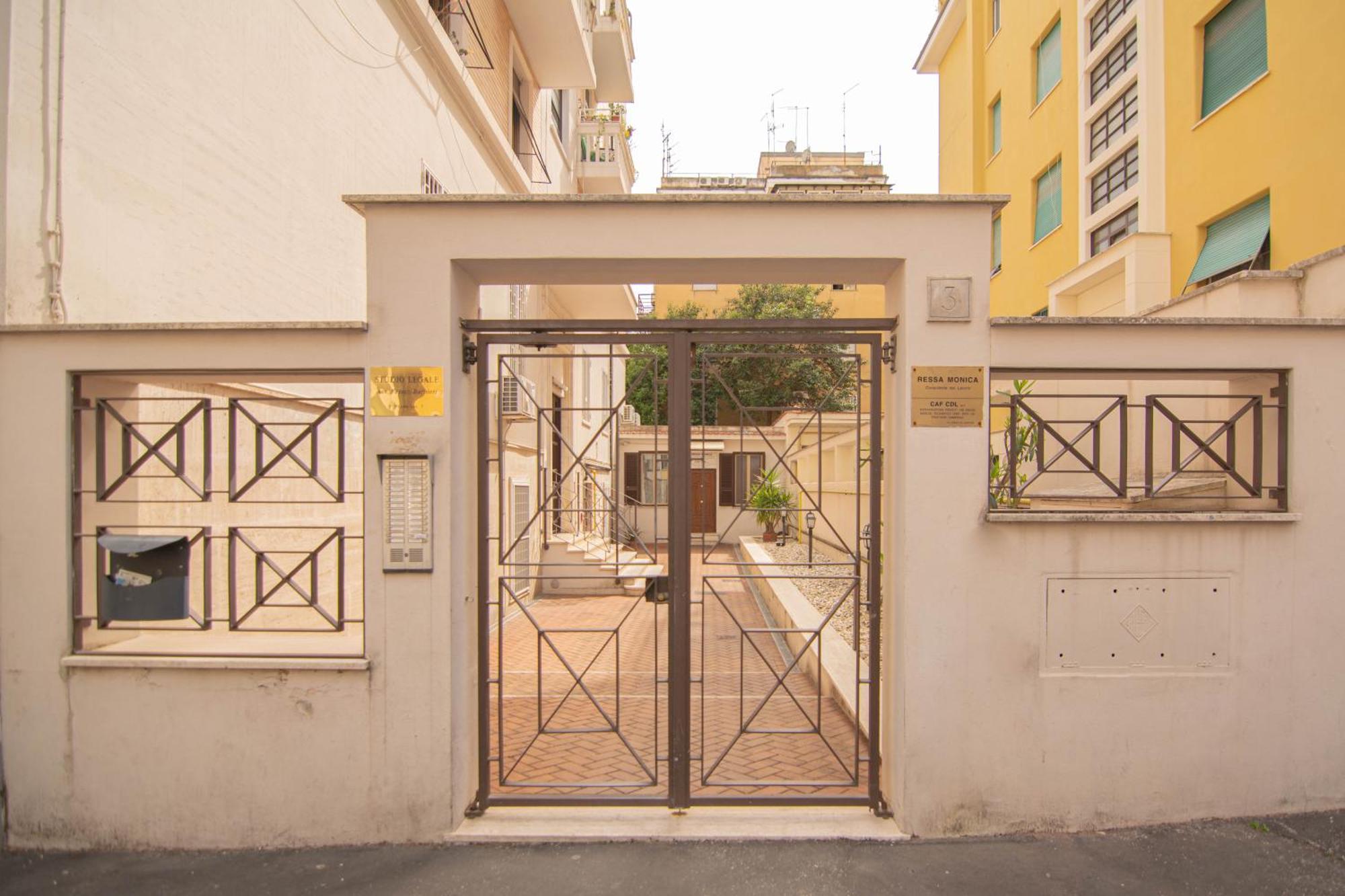 Domus Eroi Apartment Roma Ngoại thất bức ảnh